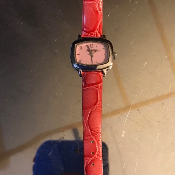 WORKING Joan Rivers CLASSICS Watch - Picture 2 of 6